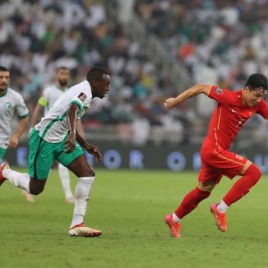 体育平台-说国足先学比喻：丢里子又丢面子 李铁像应试考生